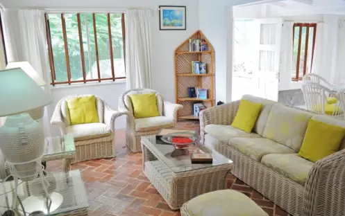 YOUNG ISLAND DUVENNET SUITE - LIVING ROOM